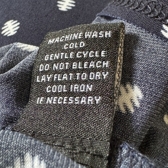Elie McCarthy 2X Top Shirt Navy Blue Polka Dot Button Up  V Neck Short Sleeve - Picture 7 of 7